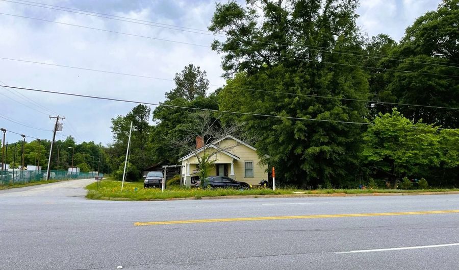 6131 Belton Hwy, Belton, SC 29627 - 2 Beds, 1 Bath