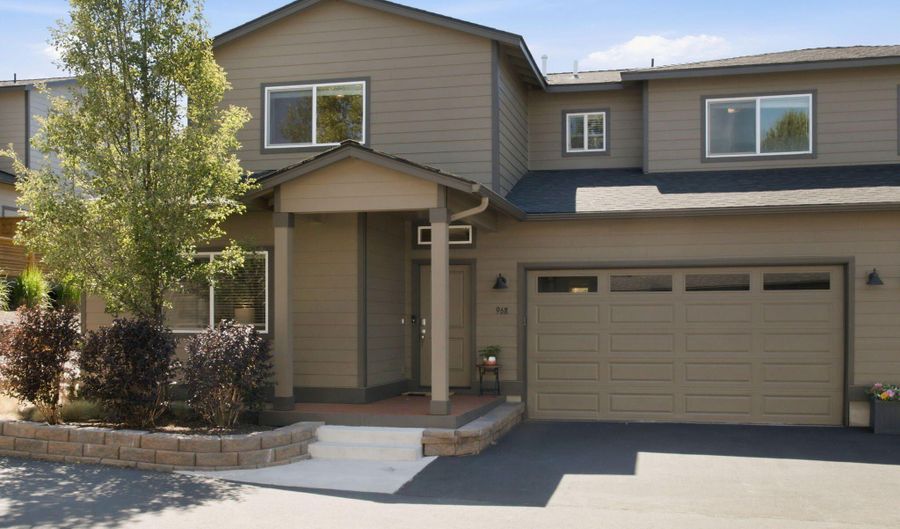 968 NE Paula Dr, Bend, OR 97701 - 3 Beds, 3 Bath