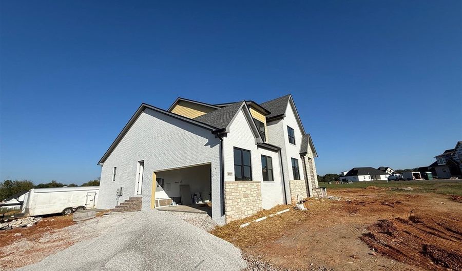 9227 Hermitage Ln, Alvaton, KY 42122 - 4 Beds, 4 Bath