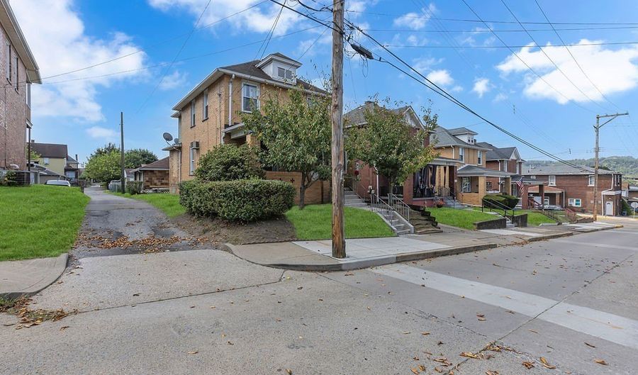812 15th St, Ambridge, PA 15003 - 4 Beds, 2 Bath