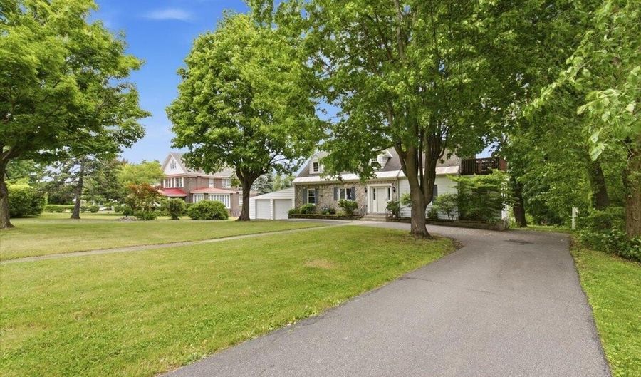 107 Van Rensselaer Blvd, Albany, NY 12204 - 4 Beds, 3 Bath