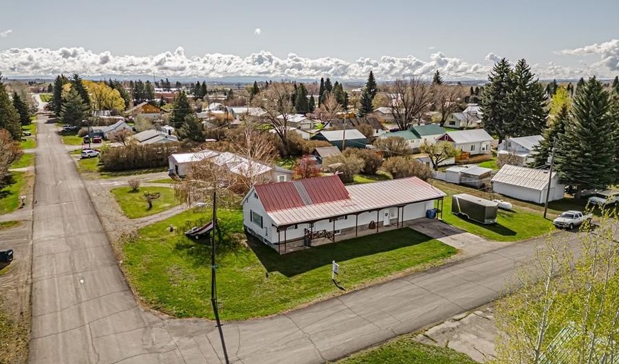 171 N 8th St, Ashton, ID 83420 - 3 Beds, 2 Bath