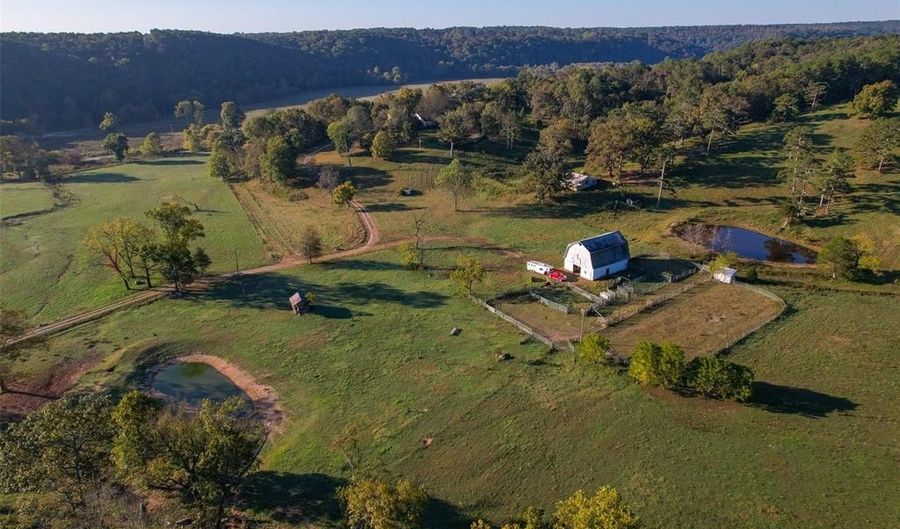 4495 County Road 405, Alton, MO 65606 - 4 Beds, 4 Bath