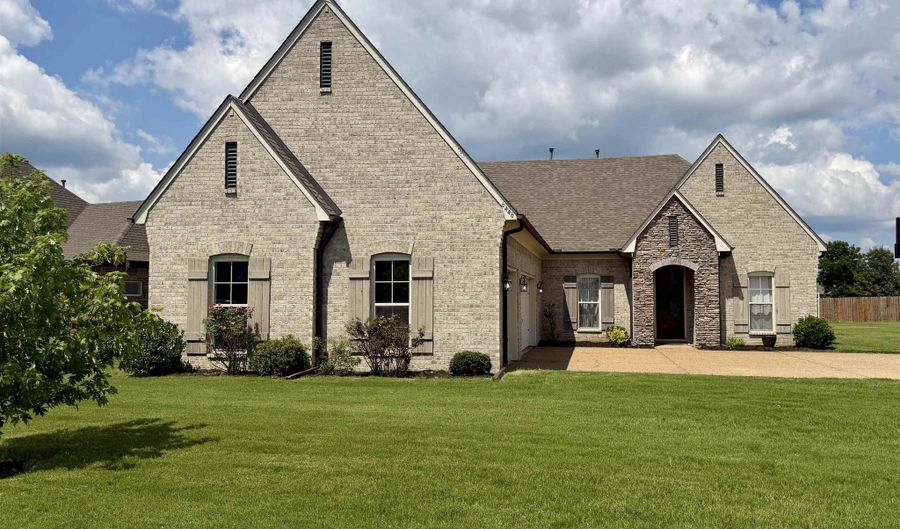 6446 ANGLIA VALLEY Dr, Arlington, TN 38002 - 4 Beds, 3 Bath