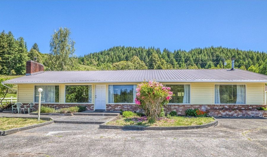 48587 HIGHWAY 242, Broadbent, OR 97414 - 3 Beds, 2 Bath
