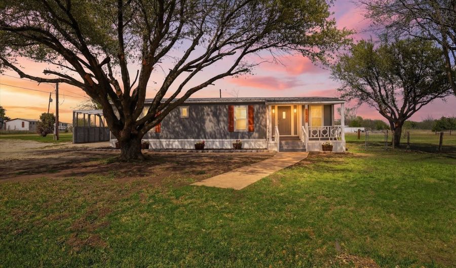 3240 Happy Meadows Dr, Alvarado, TX 76009 - 3 Beds, 2 Bath