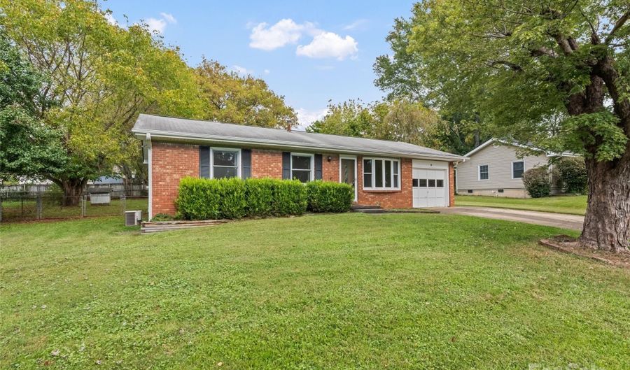 14 Fieldcrest Rd, Arden, NC 28704 - 3 Beds, 2 Bath