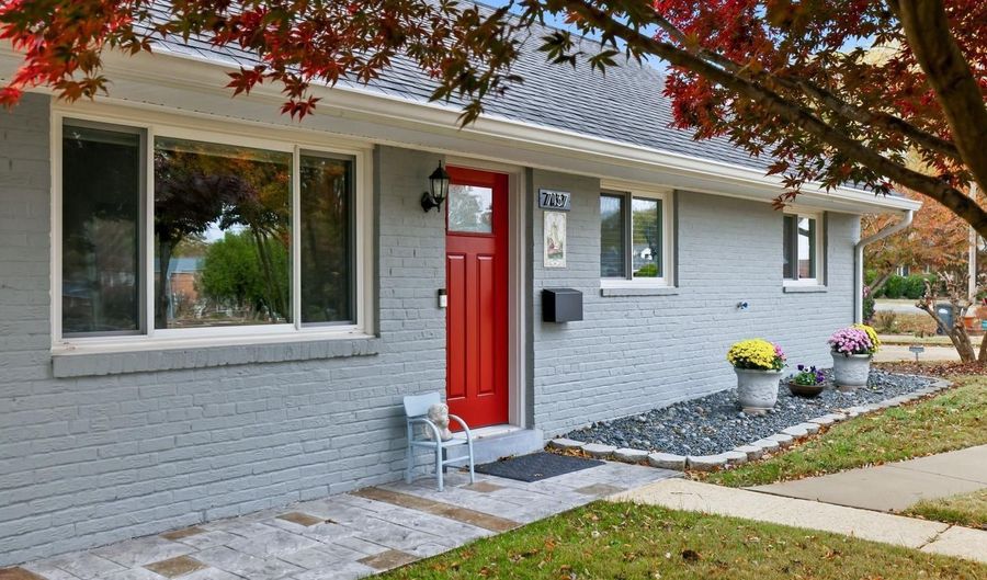 7137 MURRAY Ln, Annandale, VA 22003 - 3 Beds, 2 Bath