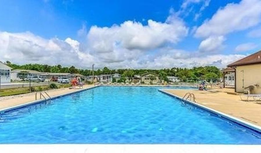 148 OCEAN OVAL Dr, Berlin, MD 21811 - 3 Beds, 1 Bath