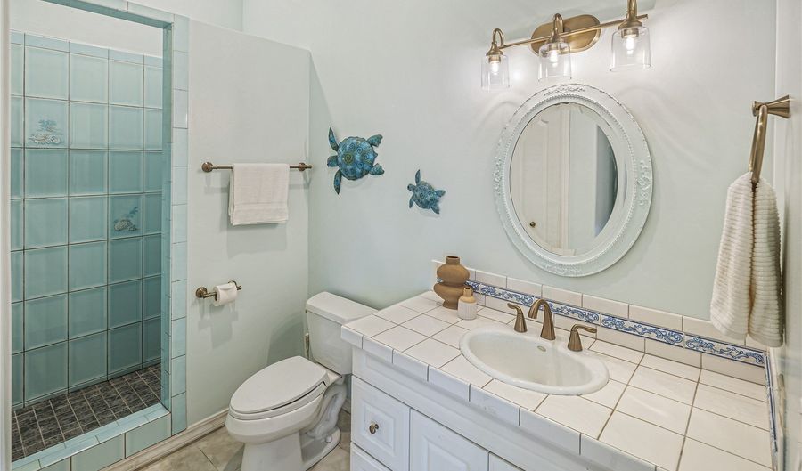 1295 Aulepe St, Kailua, HI 96734 - 4 Beds, 5 Bath