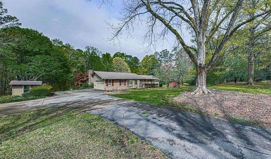 4445 Moon Sta, Acworth, GA 30101 - 3 Beds, 2 Bath