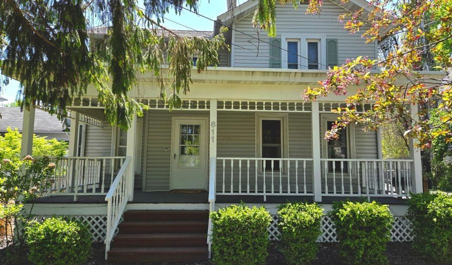 611 W Maumee, Adrian, MI 49221 - 4 Beds, 3 Bath