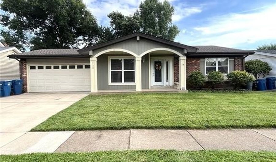 732 WOODRUN, Ballwin, MO 63026 - 3 Beds, 3 Bath