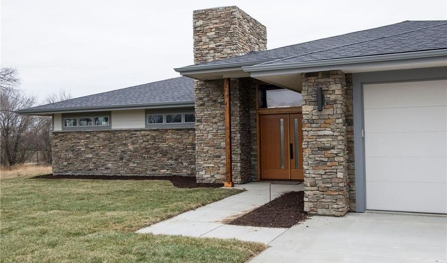 11 E 1100 Rd, Baldwin City, KS 66066 - 3 Beds, 3 Bath