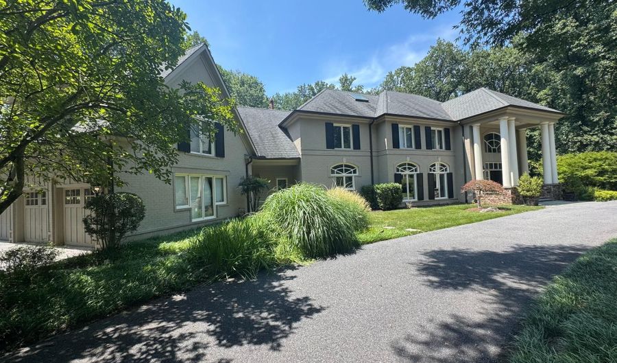 10823 LOCKLAND Rd, Potomac, MD 20854 - 8 Beds, 10 Bath
