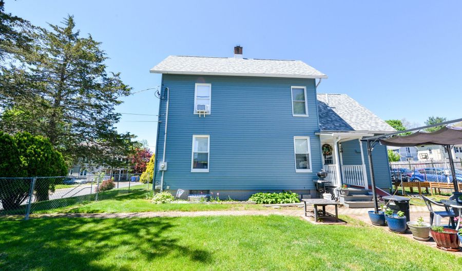 46 Lincoln St, Bristol, CT 06010 - 3 Beds, 2 Bath