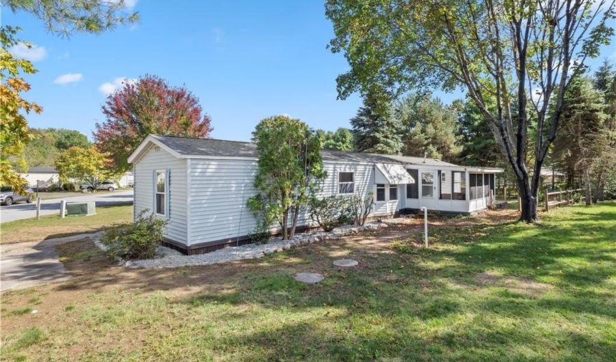 21 Lear Dr, Coventry, RI 02816 - 2 Beds, 2 Bath