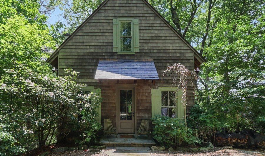 804 Moorewood Rd, Highlands, NC 28741 - 3 Beds, 5 Bath