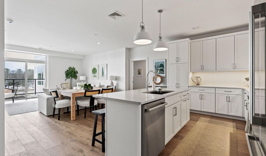 267 US Route 1, Falmouth, ME 04105 - 2 Beds, 2 Bath
