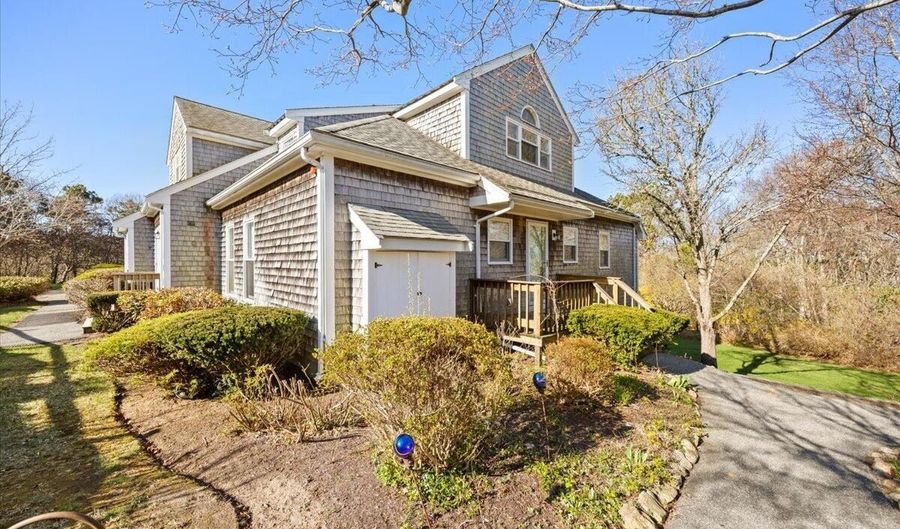 30 Harbor Hill Dr 30, Bourne, MA 02532 - 2 Beds, 2 Bath