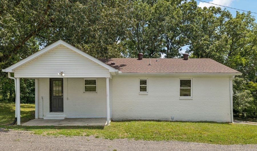 2585 Pow Rd, Baxter, TN 38544 - 4 Beds, 2 Bath