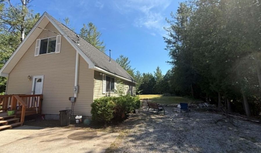 2195 Raymond St, Alpena, MI 49707 - 3 Beds, 2 Bath
