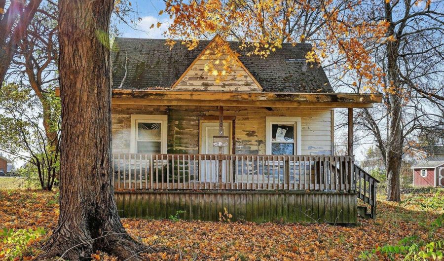 1015 E Jackson St, Attica, IN 47918 - 3 Beds, 1 Bath