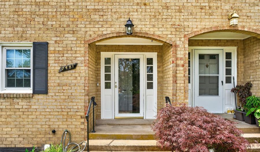 7481 JAYHAWK St, Annandale, VA 22003 - 3 Beds, 4 Bath