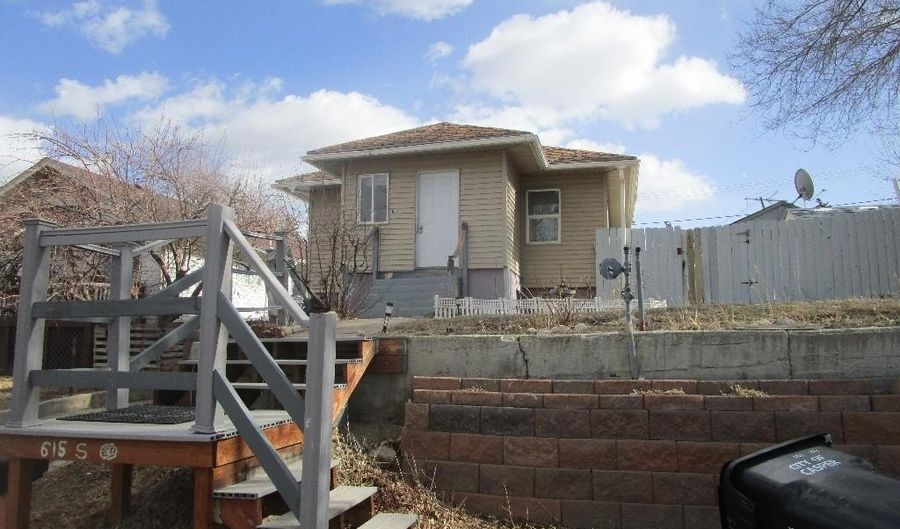 615 S Melrose St, Casper, WY 82601 - 3 Beds, 2 Bath