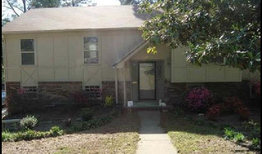 22 Coachlight Dr, Little Rock, AR 72227 - 4 Beds, 3 Bath