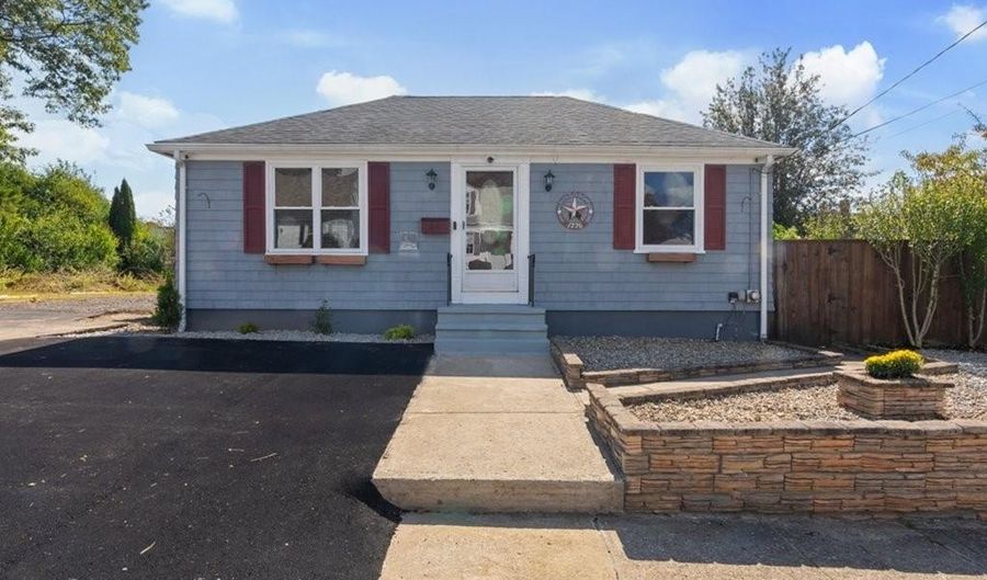 84 Wales St, Cranston, RI 02920 - 2 Beds, 1 Bath