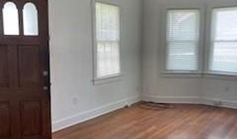 1021 24TH St, Alexandria, LA 71301 - 3 Beds, 1 Bath