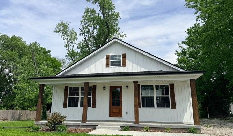110 Pearl St, Auburn, KY 42206 - 2 Beds, 4 Bath