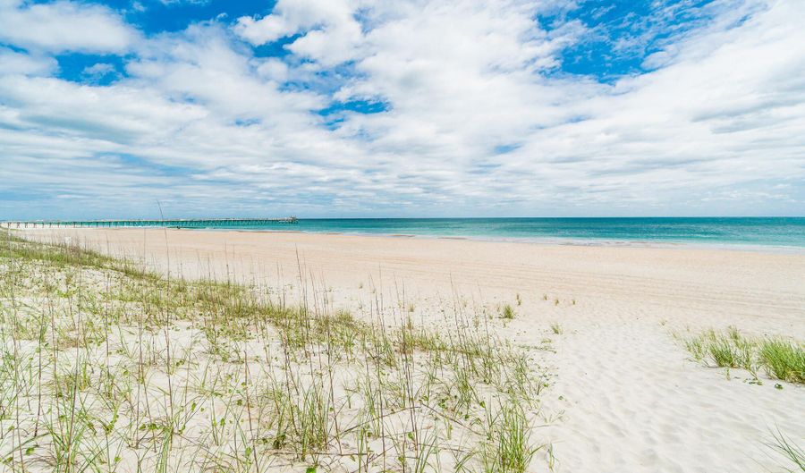 202 Dobbs St C, Atlantic Beach, NC 28512 - 2 Beds, 5 Bath