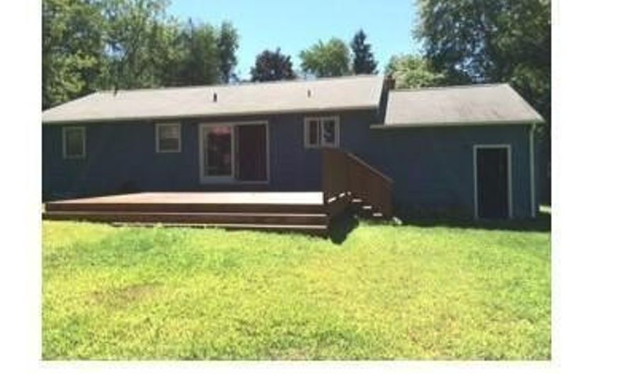 39 Juniper Dr, Hopkinton, RI 02804 - 3 Beds, 2 Bath