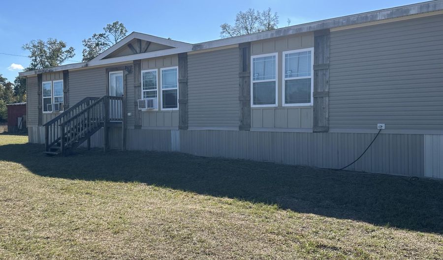 4584 Dunaway Rd, Bascom, FL 32423 - 4 Beds, 2 Bath