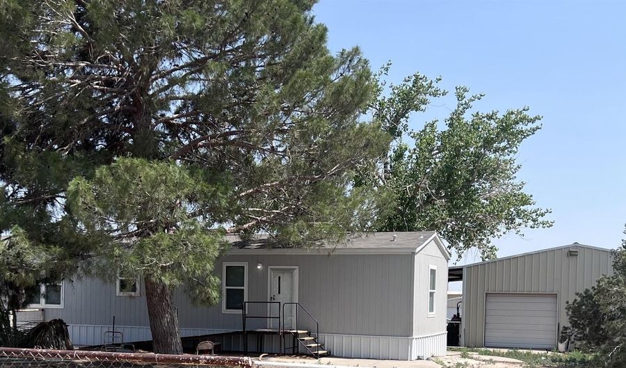 23 Gary Dr, Artesia, NM 88210 - 2 Beds, 2 Bath