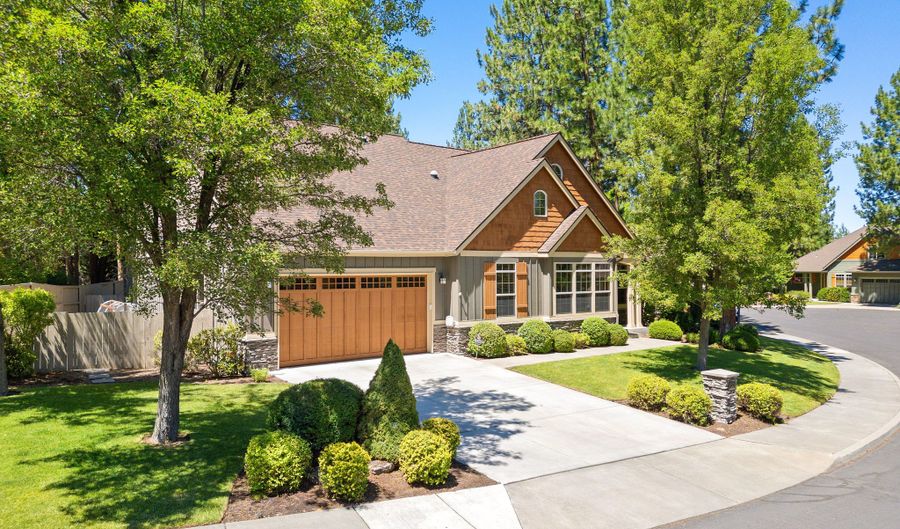 60826 Goldenwood Loop, Bend, OR 97702 - 3 Beds, 2 Bath