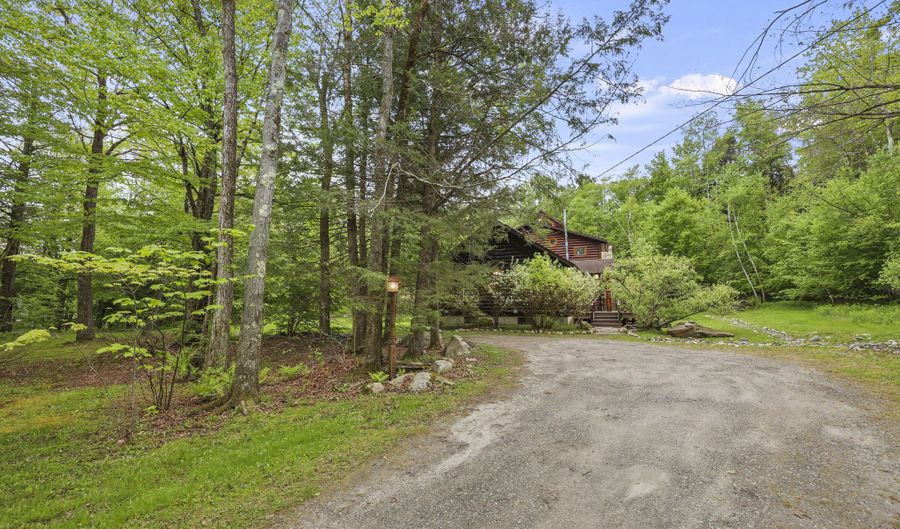 236 Surriner Rd, Becket, MA 01223 - 3 Beds, 3 Bath