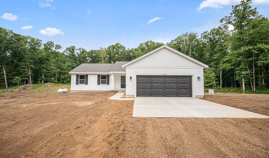 3707 Country Ct, Allegan, MI 49010 - 3 Beds, 2 Bath