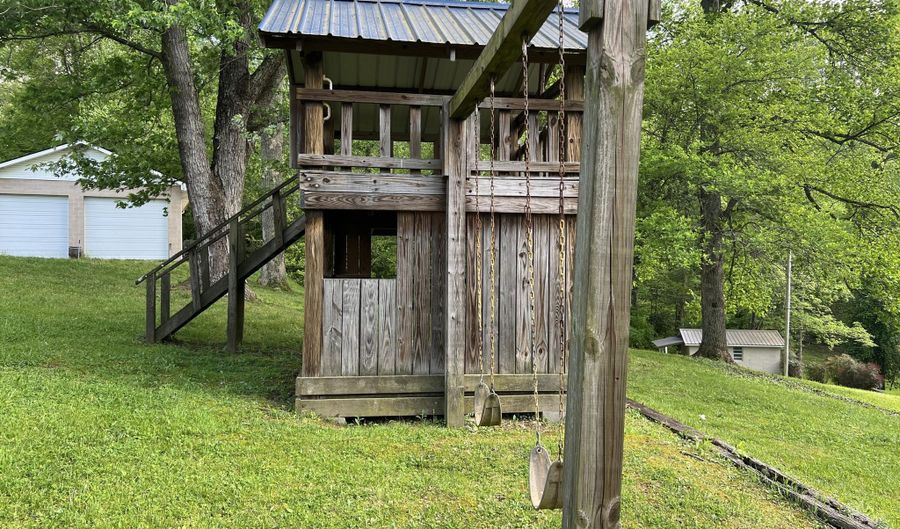 513 Sharp Gap Rd, Barbourville, KY 40906 - 4 Beds, 2 Bath