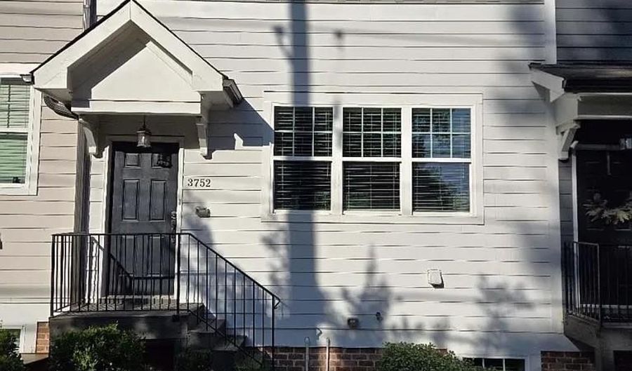 3752 Oxford Cir, Doraville, GA 30340 - 3 Beds, 4 Bath
