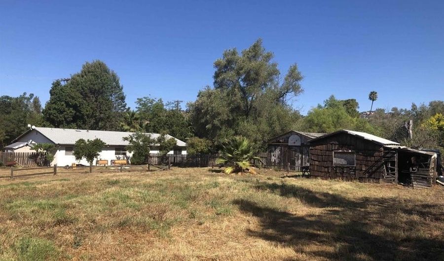 2005 Camino Rainbow 07, Fallbrook, CA 92028 - 4 Beds, 2 Bath