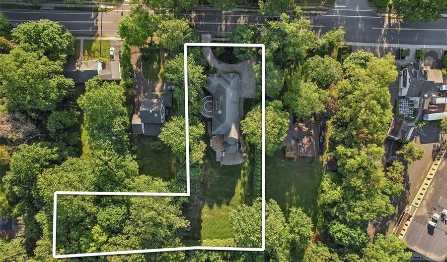 35 Franklin Tpke, Allendale, NJ 07401 - 6 Beds, 5 Bath