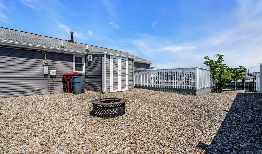 209 Fernwood Dr, Bayville, NJ 08721 - 2 Beds, 1 Bath