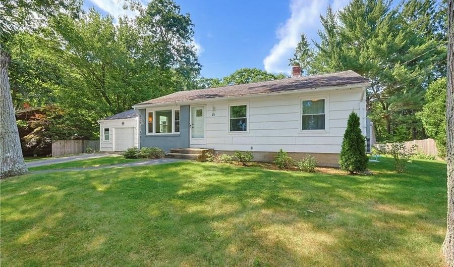 15 Austin Dr, Cumberland, RI 02864 - 3 Beds, 2 Bath