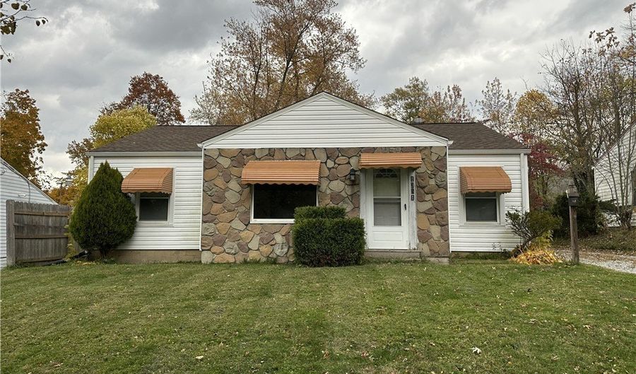 1381 Dover Ave, Akron, OH 44320 - 3 Beds, 1 Bath