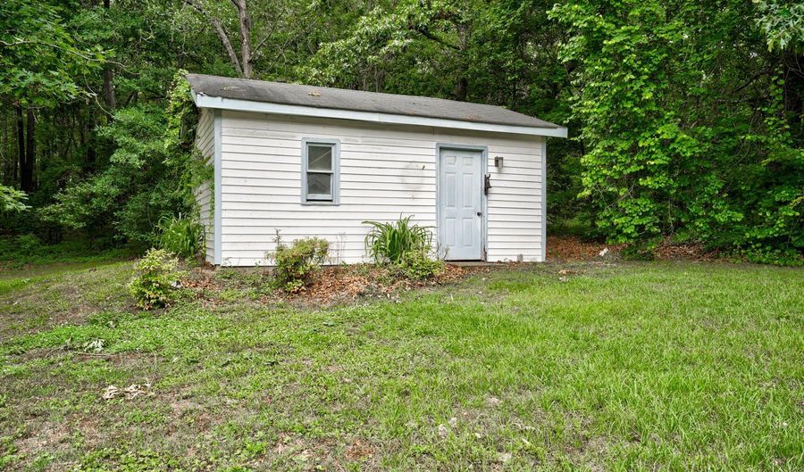 6562 Squirrel Den Rd, Bailey, NC 27807 - 3 Beds, 2 Bath