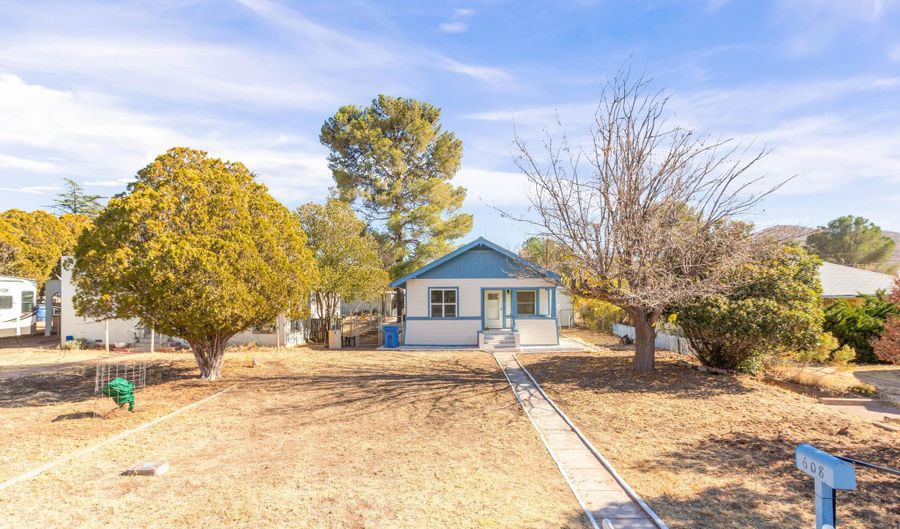 608 ARIZONA St, Bisbee, AZ 85603 - 4 Beds, 2 Bath