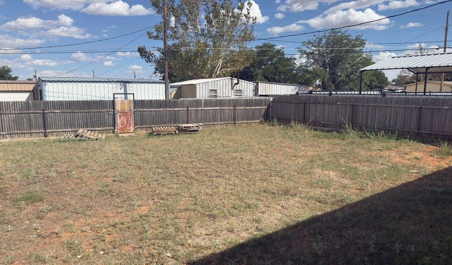 315 SW 11th St, Andrews, TX 79714 - 3 Beds, 2 Bath